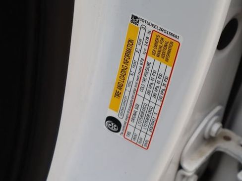 Used 2024 GMC Sierra 1500 AT4 w/ Technology Package AWD/4WD image 33