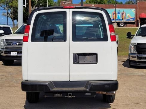 Used 2019 GMC Savana 2500 w/ Communications Package image 5