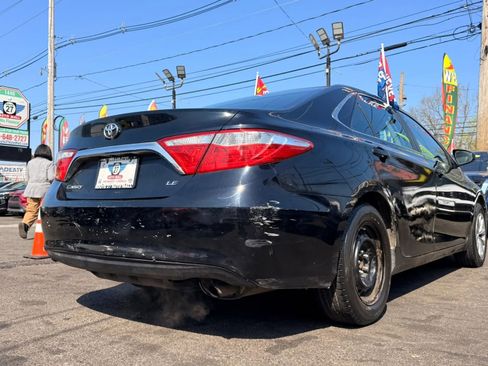 Used 2016 Toyota Camry LE image 9