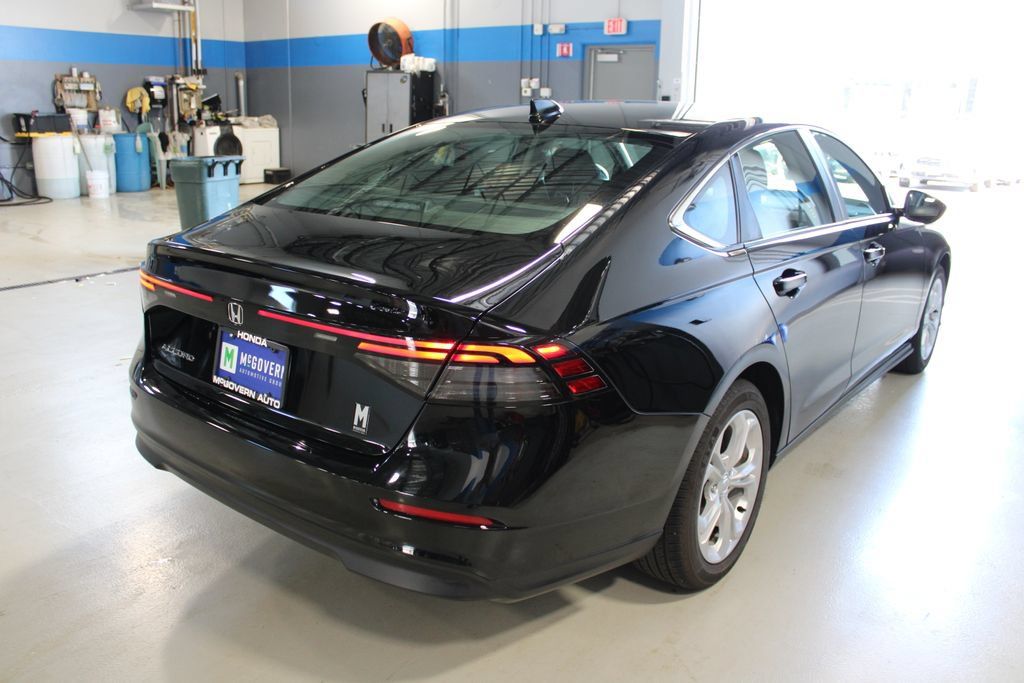 Used 2023 Honda Accord LX image 21