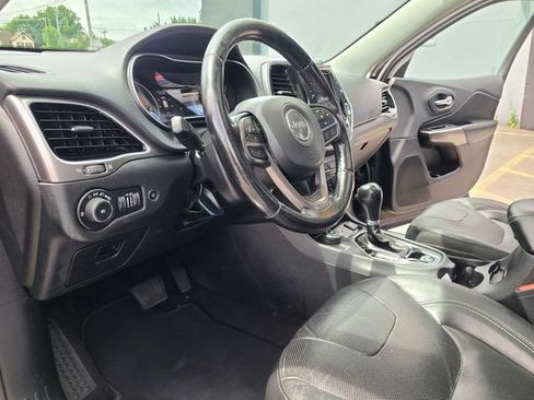 Used 2019 Jeep Cherokee Limited AWD/4WD image 13