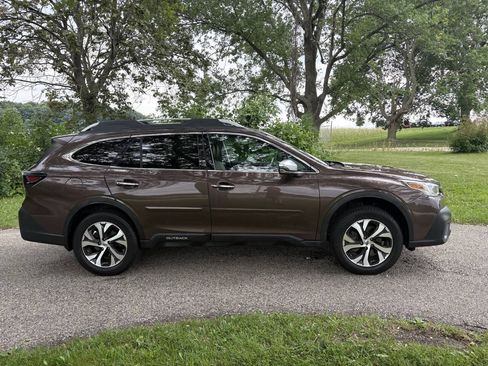Used 2020 Subaru Outback Touring w/ Popular Package #2 AWD/4WD image 6