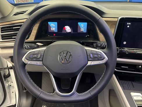 New 2026 Volkswagen Atlas SE image 14