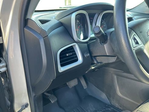 Used 2015 Chevrolet Equinox LS FWD image 13