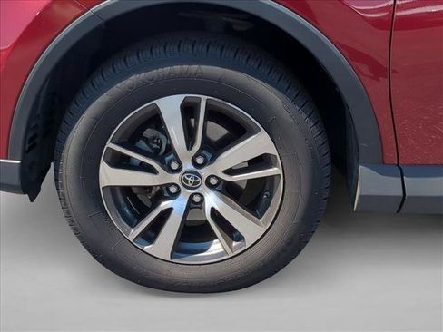 Used 2018 Toyota RAV4 XLE w/ Plus Extra Value Package FWD image 18