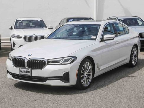 Certified 2023 BMW 530i w/ Convenience Package RWD image 3