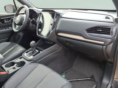 Used 2025 Subaru Forester Limited image 27