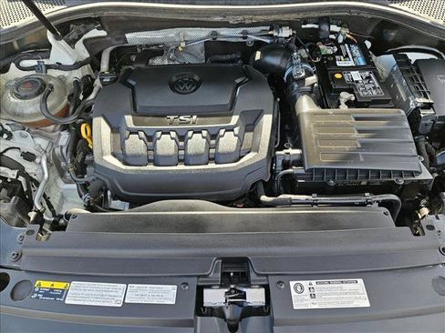 Used 2018 Volkswagen Tiguan SE AWD/4WD image 21