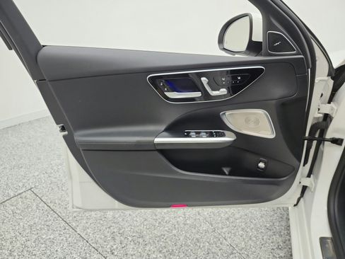 Used 2024 Mercedes-Benz C 300 Sedan image 12