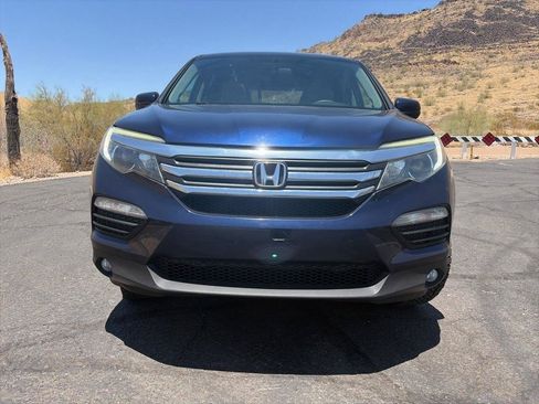 Used 2017 Honda Pilot EX image 3