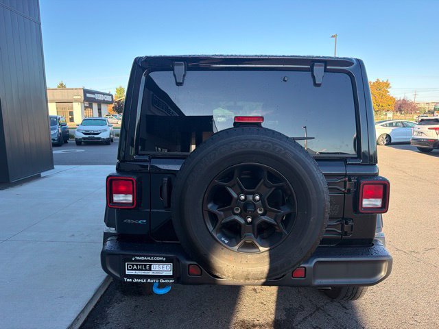 Used 2023 Jeep Wrangler Unlimited w/ Cold Weather Group AWD/4WD image 6