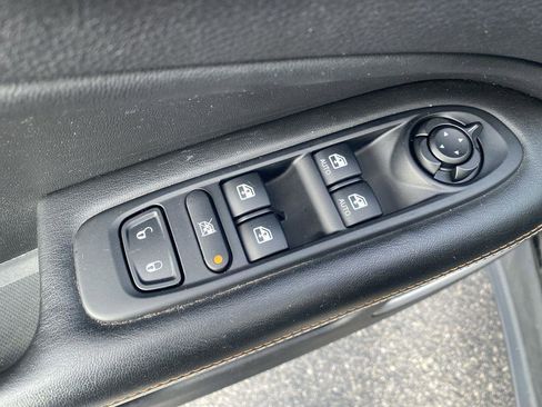 Used 2017 Jeep Compass Latitude image 13