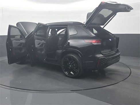 Used 2026 Volkswagen Tiguan SE R-Line image 39