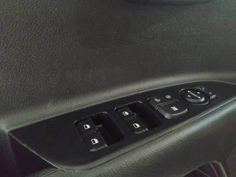 Used 2019 Kia Rio S FWD image 27