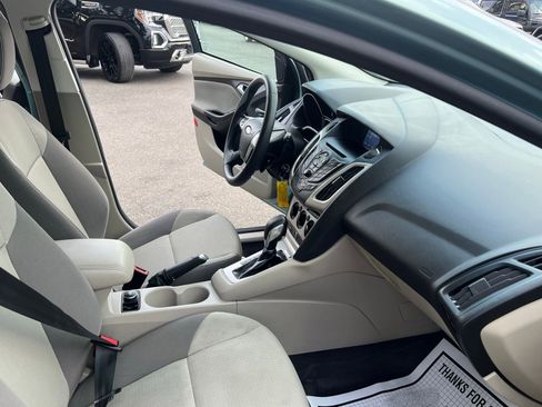 Used 2012 Ford Focus SE FWD image 21