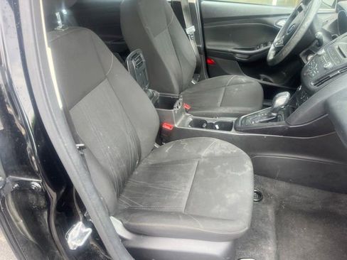 Used 2017 Ford Focus SE FWD image 20