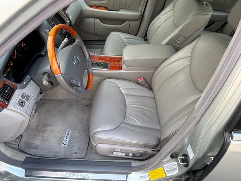 Used 2003 Lexus LS 430 RWD image 16