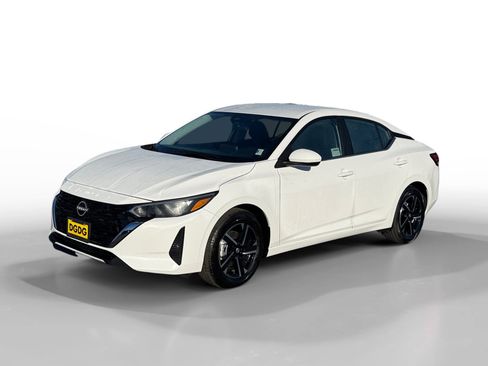 Used 2025 Nissan Sentra SV image 1