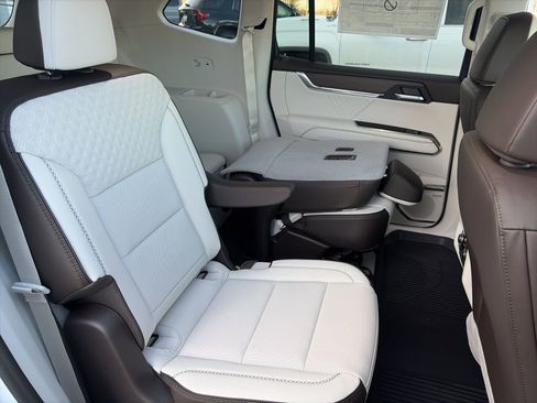 New 2026 GMC Acadia Denali w/ Super Cruise Package AWD/4WD image 27