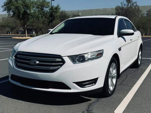 Used 2013 Ford Taurus SEL image 1