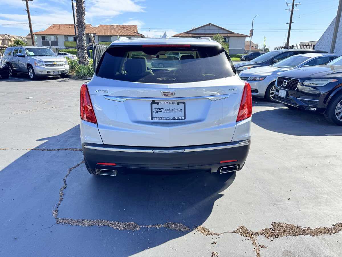 Used 2017 Cadillac XT5 Luxury w/ Driver Awareness Package FWD image 3