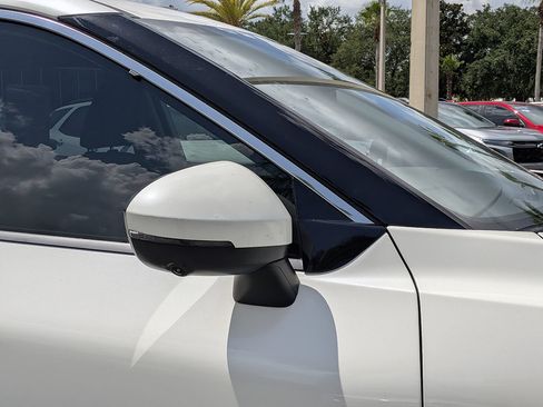 Used 2021 Nissan Rogue SV FWD image 11