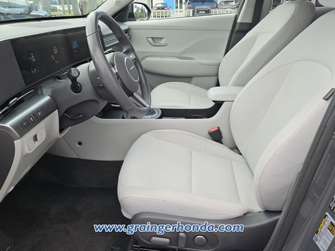 Used 2025 Hyundai Kona SEL AWD/4WD image 10