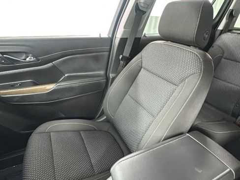 Used 2023 GMC Acadia SLE w/ Driver Convenience Package image 13