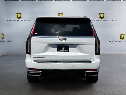 Used 2022 Cadillac Escalade Luxury RWD image 4