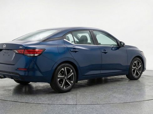 Used 2025 Nissan Sentra SV FWD image 9