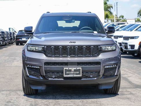 New 2025 Jeep Grand Cherokee L Limited w/ Luxury Tech Group II image 2