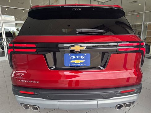 New 2026 Chevrolet Traverse LT w/ Driver Confidence Package image 5