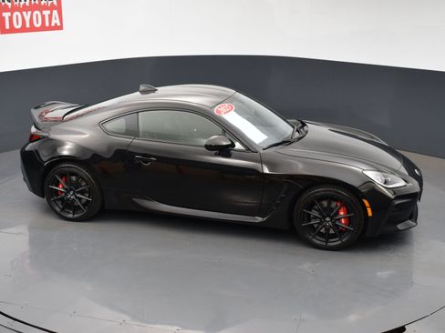 Used 2025 Toyota GR86 Premium w/ Performance Package image 22