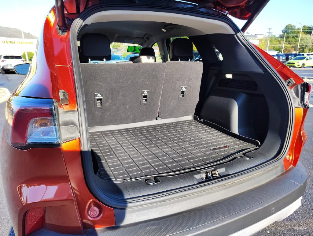 Used 2020 Ford Escape Titanium AWD/4WD image 37