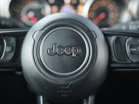 Used 2020 Jeep Wrangler Unlimited Sport S AWD/4WD image 22