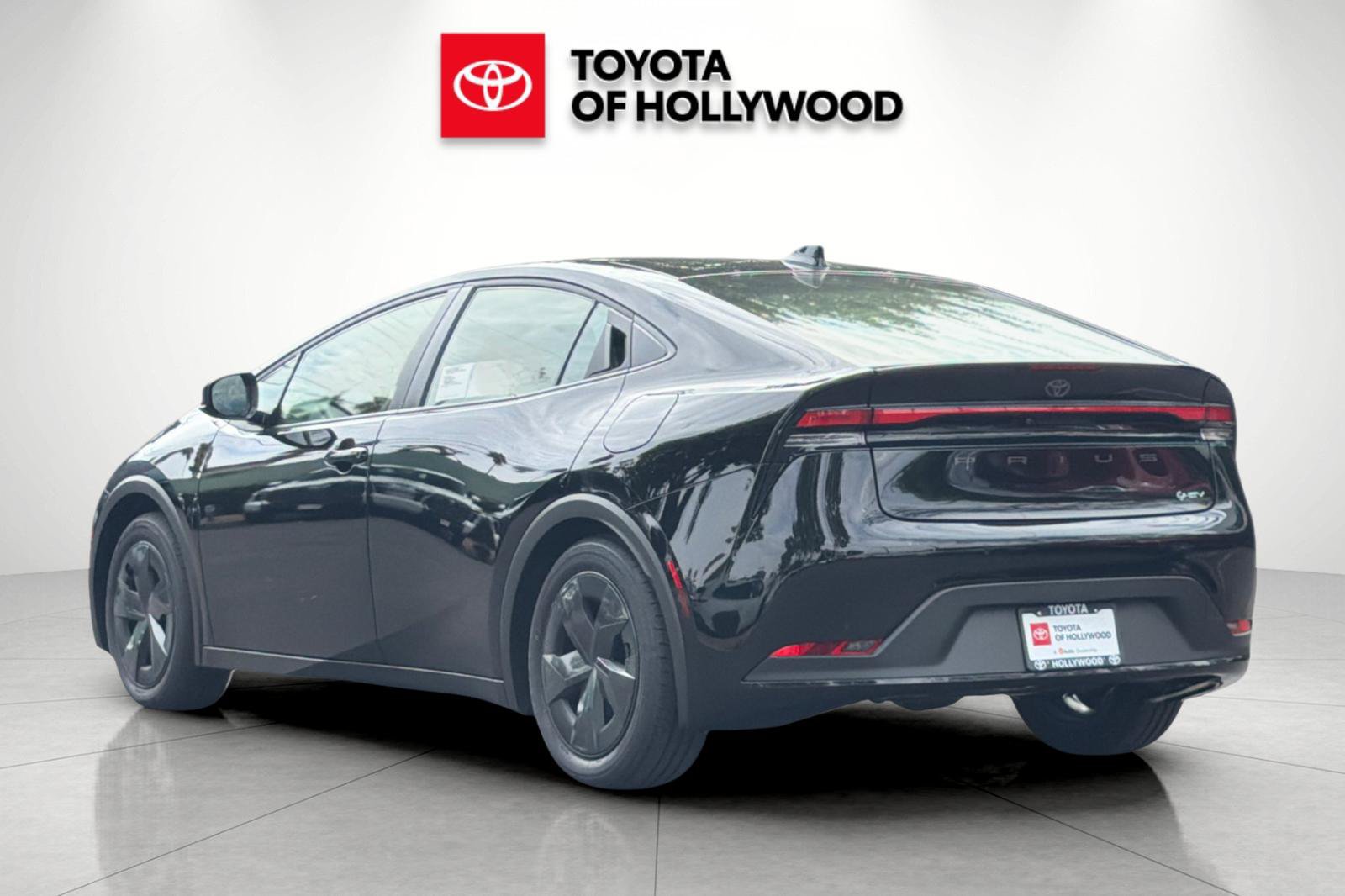 New 2027 Toyota Prius LE FWD image 6