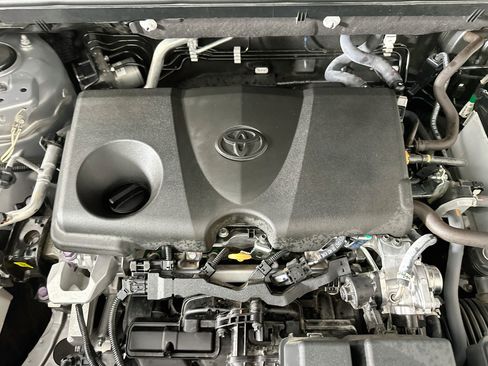 Used 2022 Toyota RAV4 XLE Premium FWD image 33