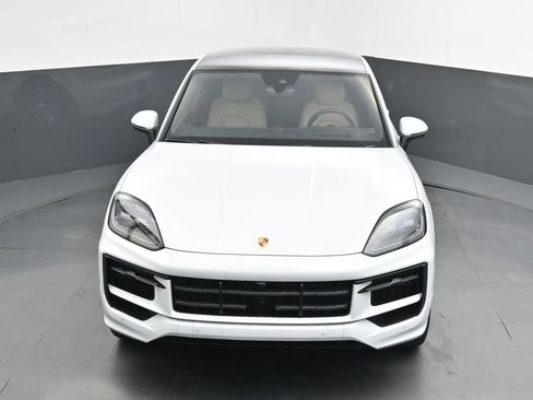 Certified 2025 Porsche Cayenne Coupe AWD/4WD image 34