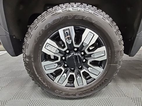 Used 2024 GMC Sierra 2500 Denali w/ Technology Package image 50