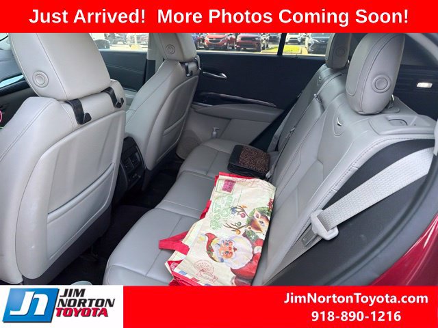 Used 2020 Cadillac XT4 Luxury w/ Cold Weather Package FWD image 8