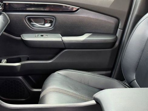 Used 2024 Honda Pilot Touring image 8