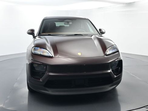 Used 2025 Porsche Macan 4 Electric image 18