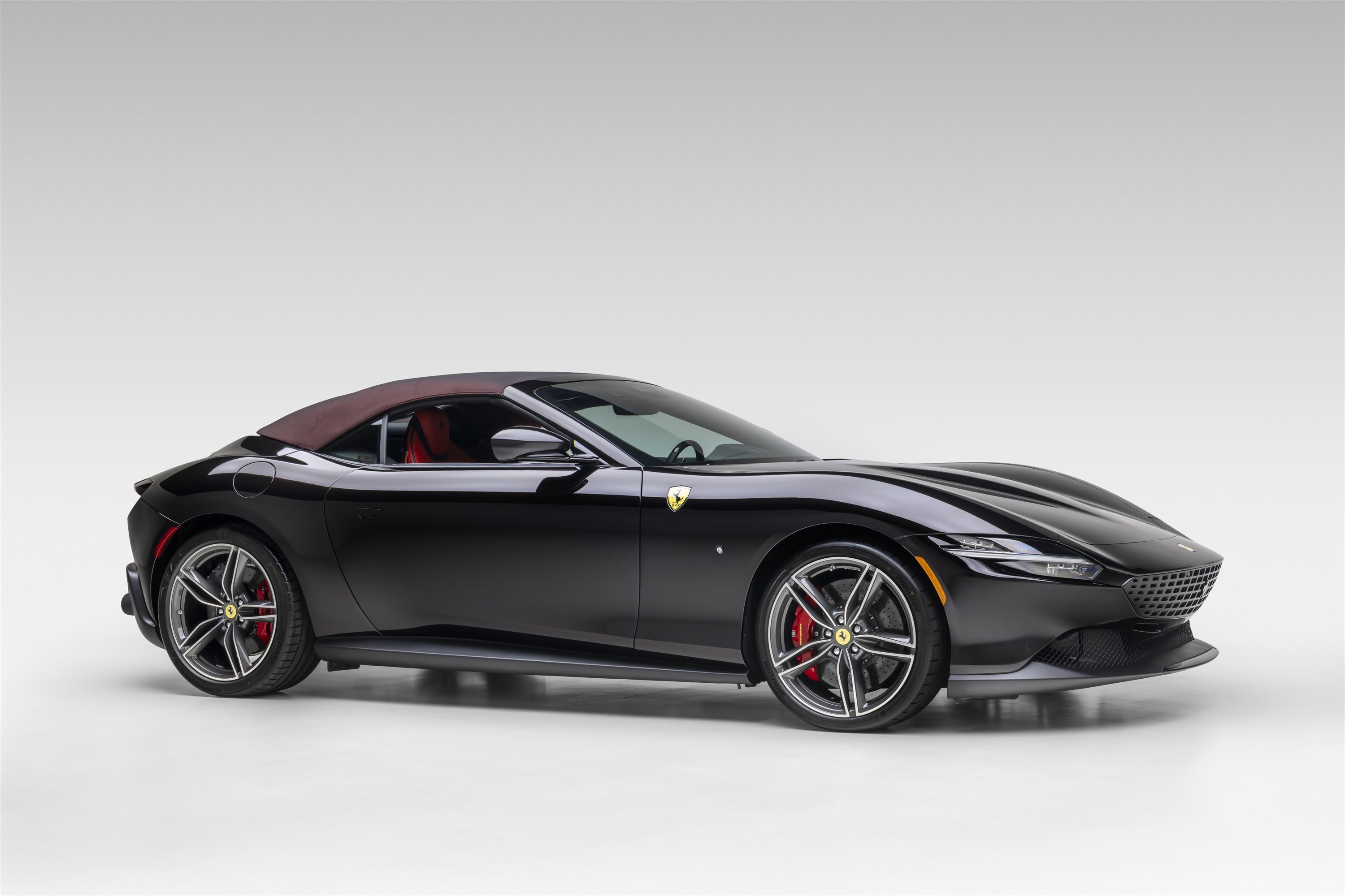 Certified 2026 Ferrari Roma Spider RWD image 11