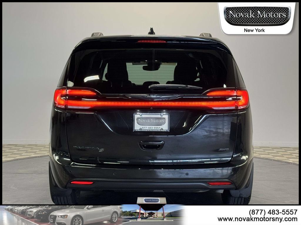 Used 2021 Chrysler Pacifica Touring-L w/ S Appearance Package AWD/4WD image 7
