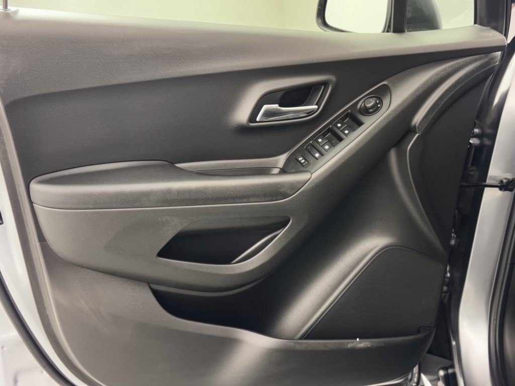 Used 2020 Chevrolet Trax LS w/ Tint and Cruise Package FWD image 14