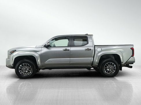 Used 2024 Toyota Tacoma Limited image 2