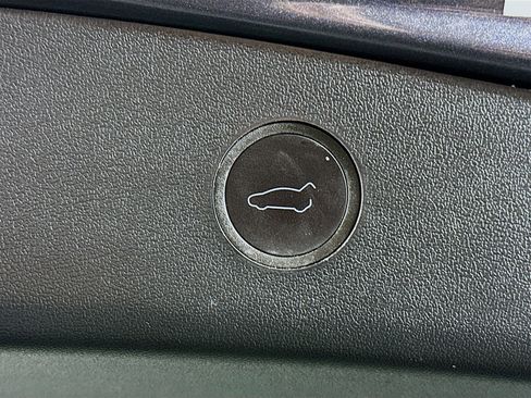 Used 2023 Tesla Model 3 Standard Range image 29