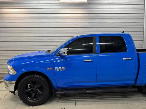 Used 2018 RAM 1500 SLT AWD/4WD image 3