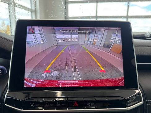 Used 2024 Jeep Compass Limited w/ High Altitude Package image 19