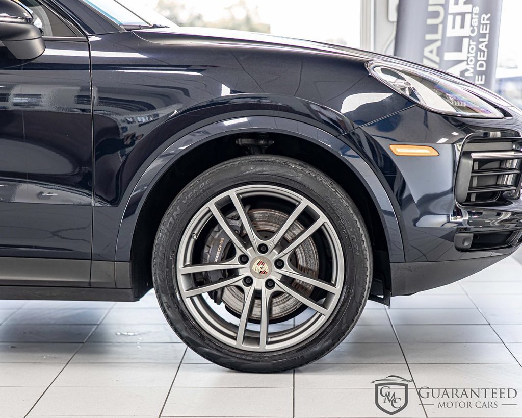 Used 2023 Porsche Cayenne w/ Premium Package AWD/4WD image 11